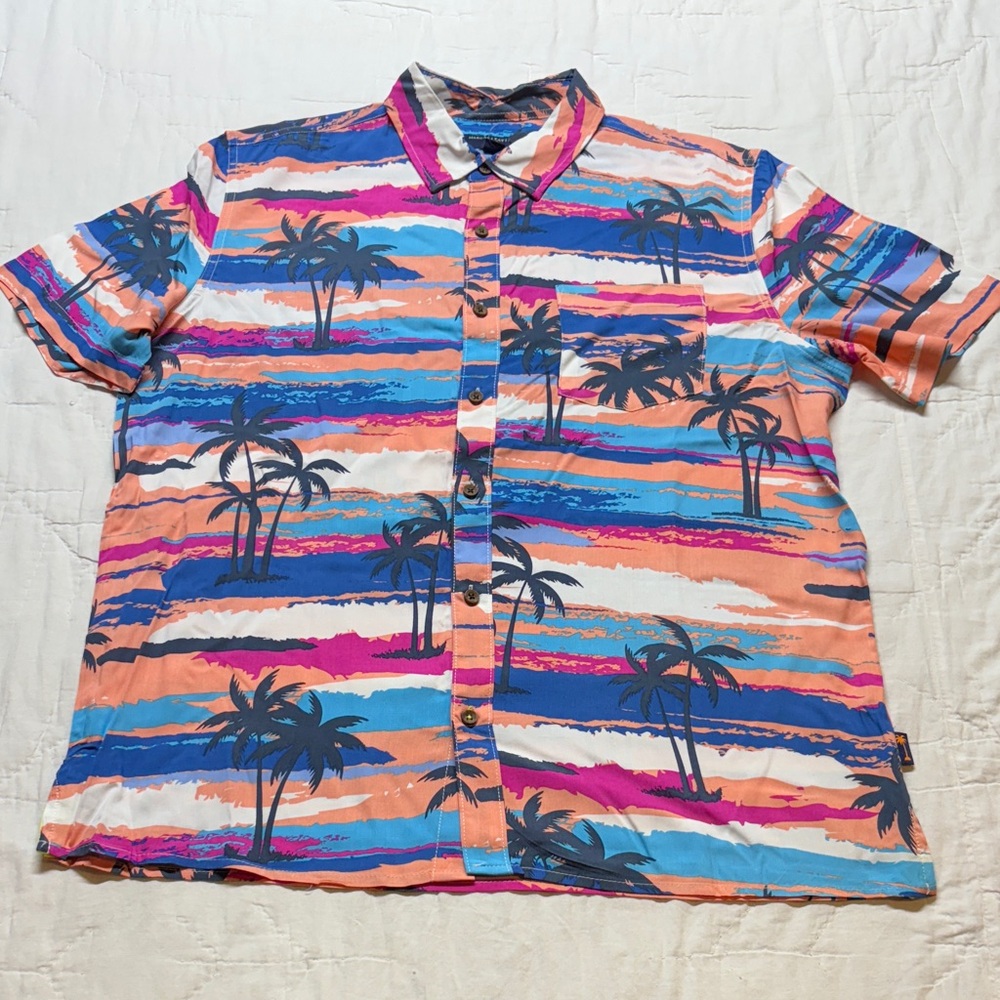 NWT Margaritaville Men's M Tropical Palm Tree Hawaiian Button Down Shirt Blue